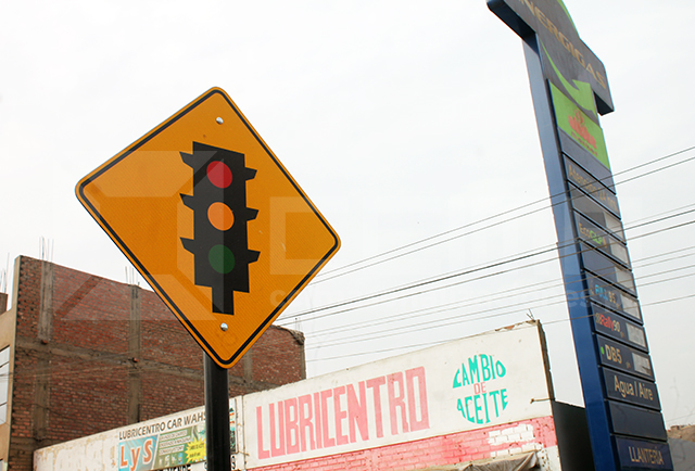 Relevancia de la señal preventiva proximidad de semáforo