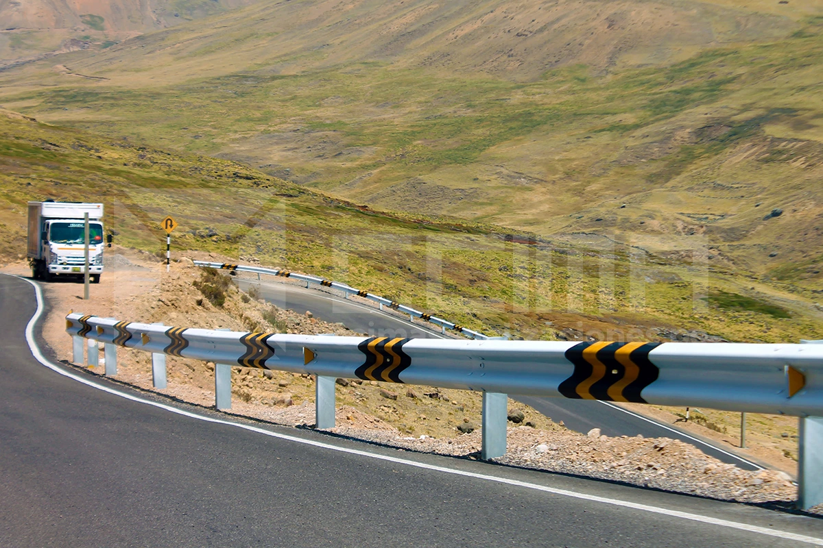 Función de las barreras de seguridad en carreteras 1 barreras-y-guardavías
