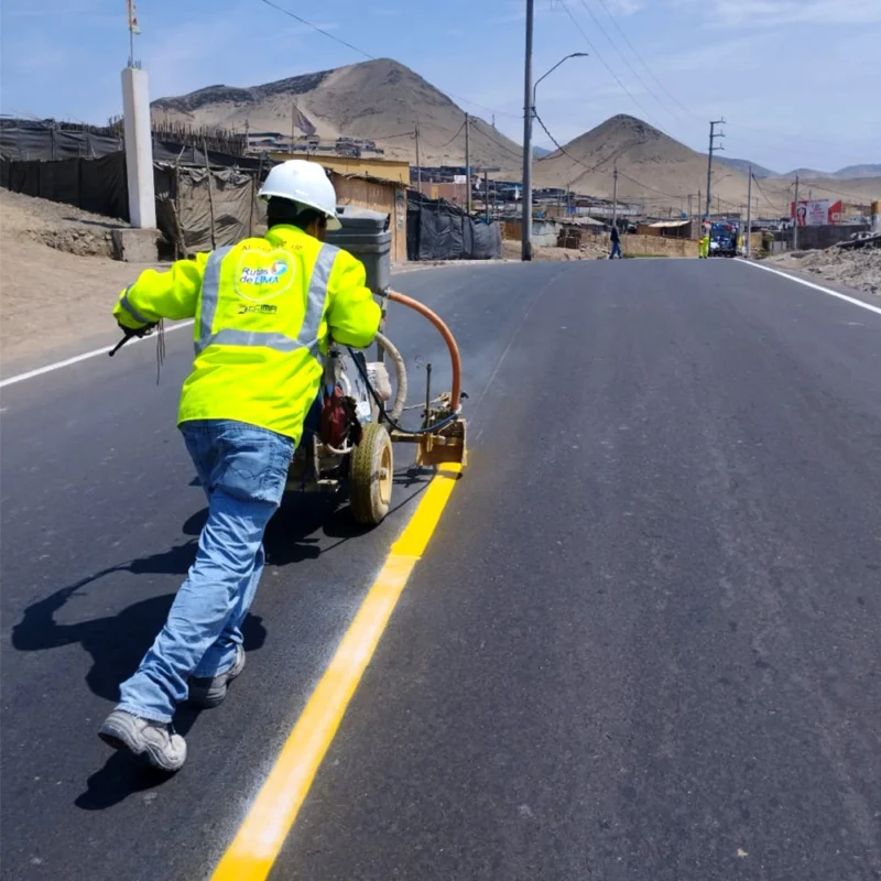 senalizacion horizontal demarcacion vial marcas en el pavimento pintura de trafico en peru